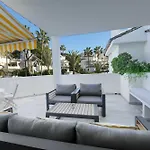 1104 First Line Golden Pool Marbella