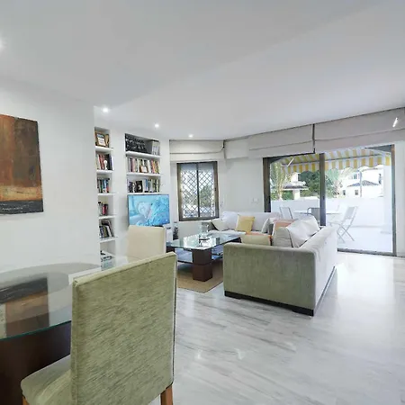 Apartament 1104 First Line Golden Pool