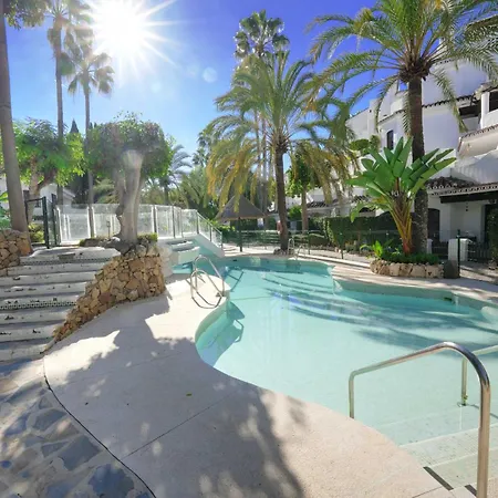 Apartament 1104 First Line Golden Pool