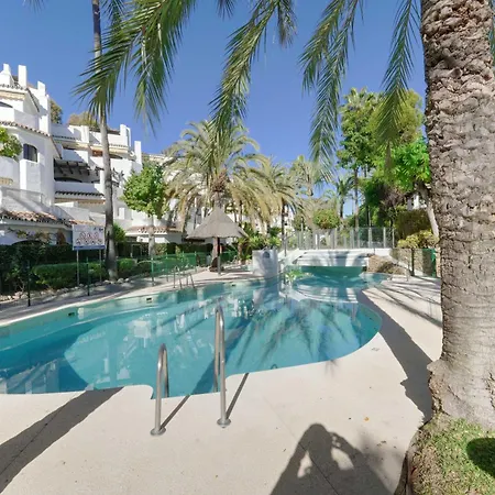 Appartement 1104 First Line Golden Pool *