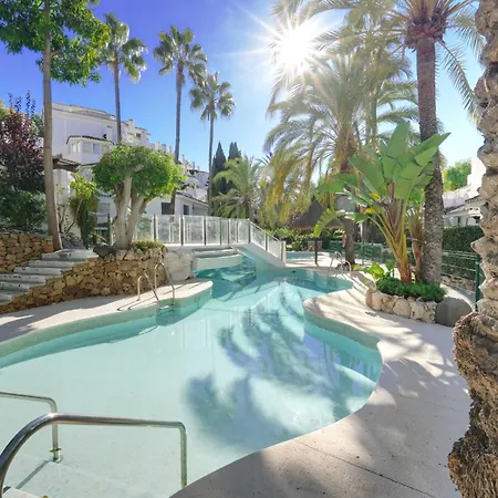 Appartement 1104 First Line Golden Pool *