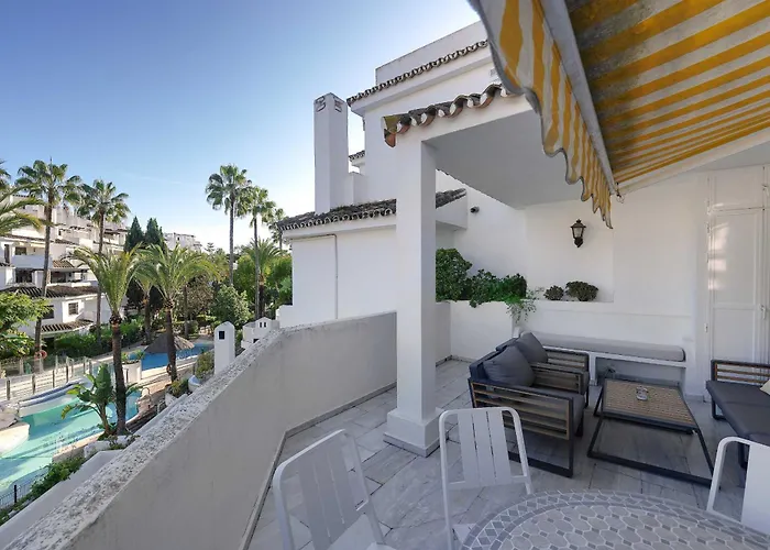 1104 First Line Golden Pool Appartement Marbellac